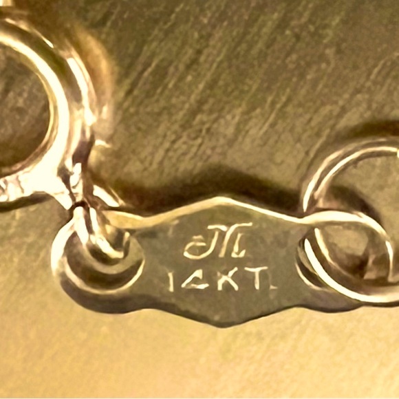 14K Y Gold Necklace: Natural Orange Citrine Trillion Shaped Pendant & Diamonds. - Picture 5 of 6